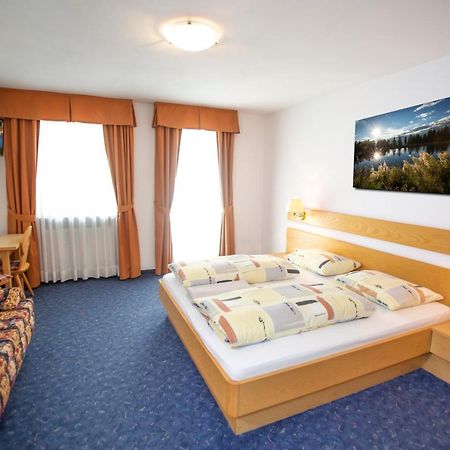 Gasthof St. Ulrich Meltina Bagian luar foto